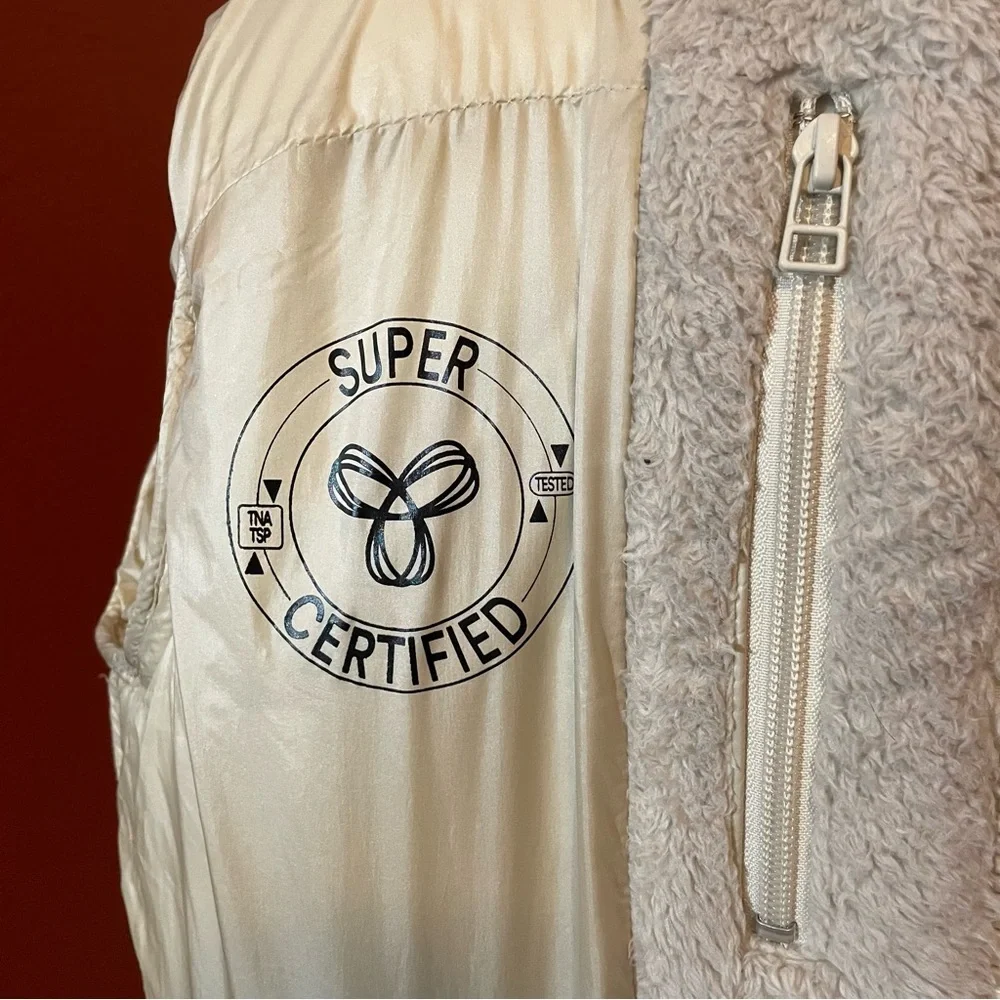 TNA Women’s Aritzia‎ The Super Puff 700+ Fill Down Brown Teddy Full Zip Jacket - Picture 3 of 6